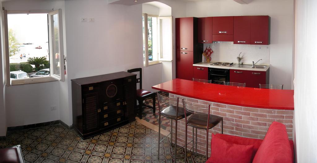 Casa Flora Villa San Terenzo Szoba fotó