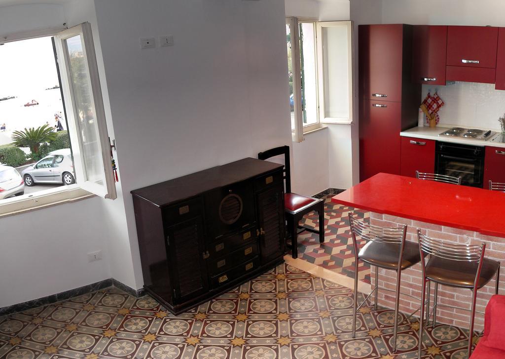 Casa Flora Villa San Terenzo Szoba fotó