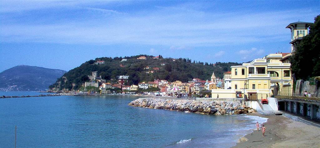 Casa Flora Villa San Terenzo Szoba fotó